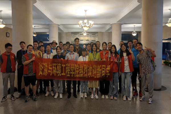 365best体育亚洲官网圆满完成2021级本科生迎新工作