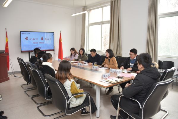 365best体育亚洲官网举行“暖冬工程”发放仪式暨学生座谈会