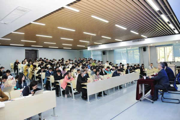 365best体育亚洲官网举办主题教育专题读书会